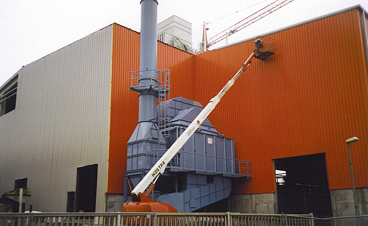 Neubau Schmelzhalle, Putzereihalle und Dachsanierung in Ortrand - Dach ACR 35/100 und Wand ACW 35/100 - HGB Hallen- und Gewerbebau Dresden GmbH