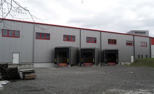Neubau einer Logistikhalle mit Überdachung Verladehof in Ortrand - HGB Hallen- und Gewerbebau Dresden GmbH