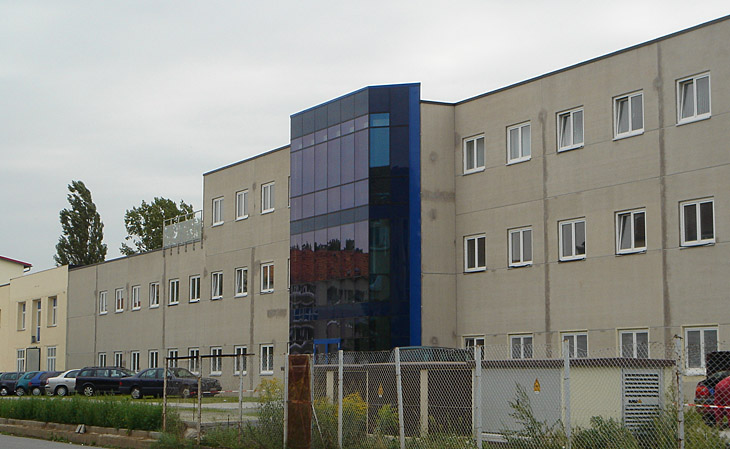 Neubau Bürogebäude und Laborgebäude mit Produktionsanbau und Pförtneranbau in Radeberg - HGB Hallen- und Gewerbebau Dresden GmbH