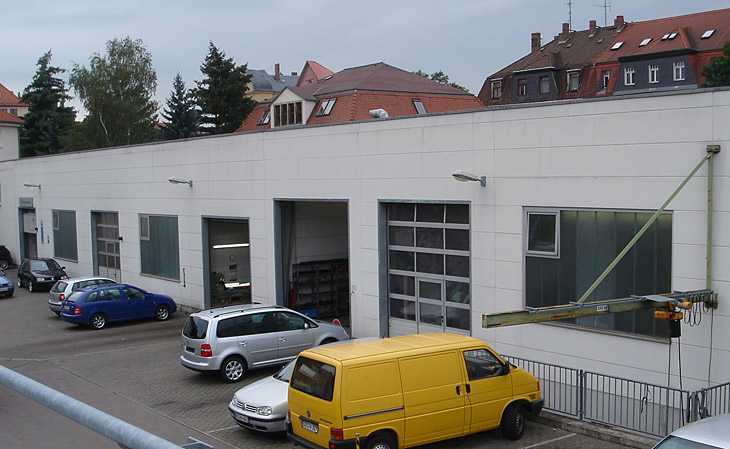 Neubau Autohaus in Dresden - Stahltragkonstruktion, Hebel-Fassadenplatten, Warmdach - HGB Hallen- und Gewerbebau Dresden GmbH